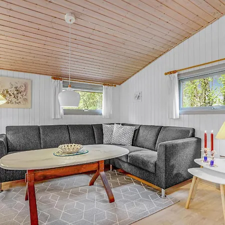 3 Bedroom Beautiful In * Oksbøl