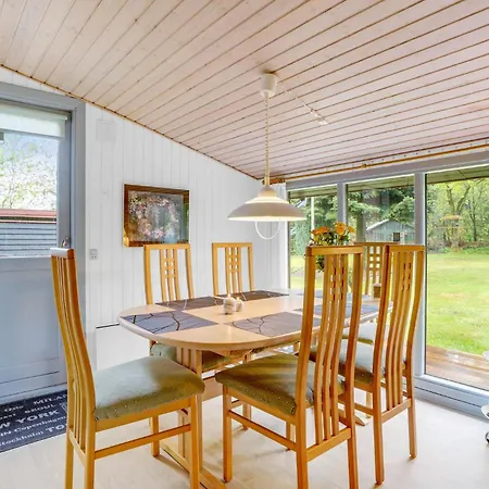 3 Bedroom Beautiful In Hébergement de vacances