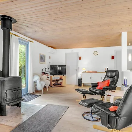 3 Bedroom Beautiful In Σπίτι διακοπών Oksbøl